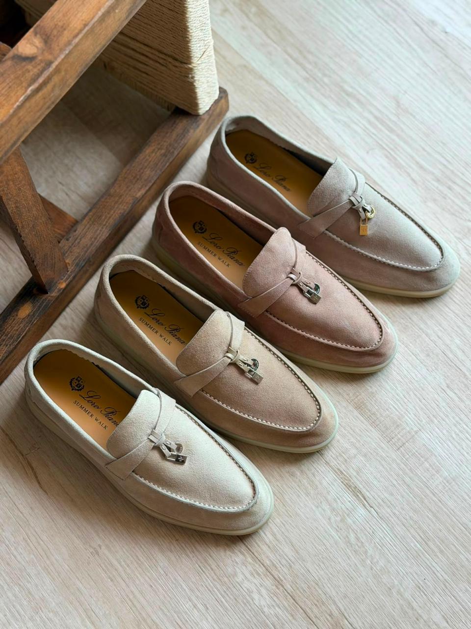 Ladies shoes