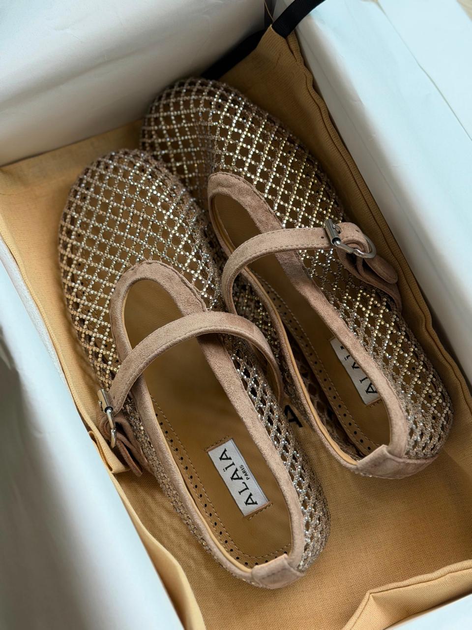 Ladies shoes