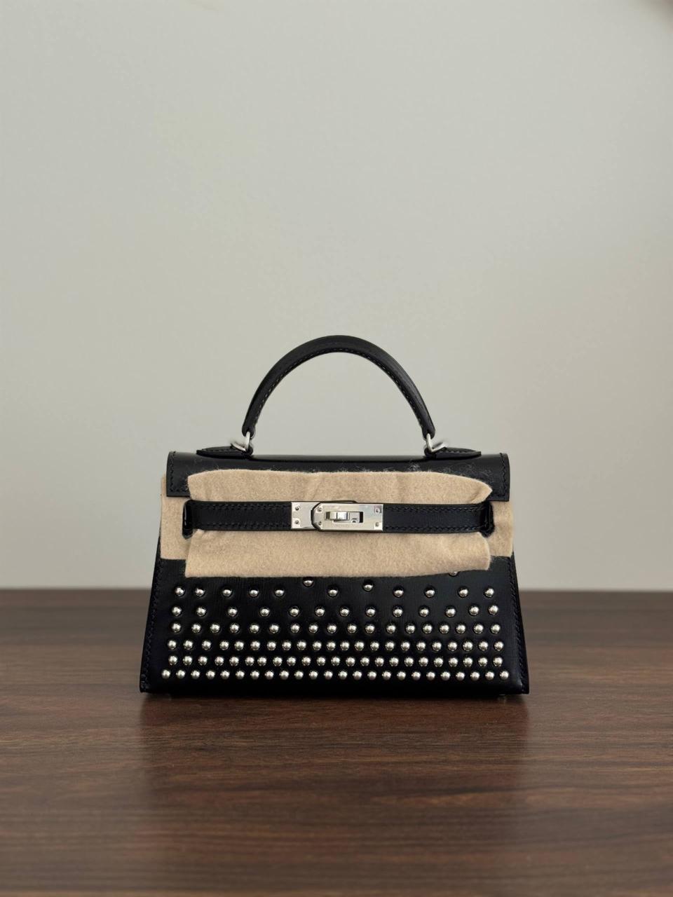 Ladies Herm**s bags