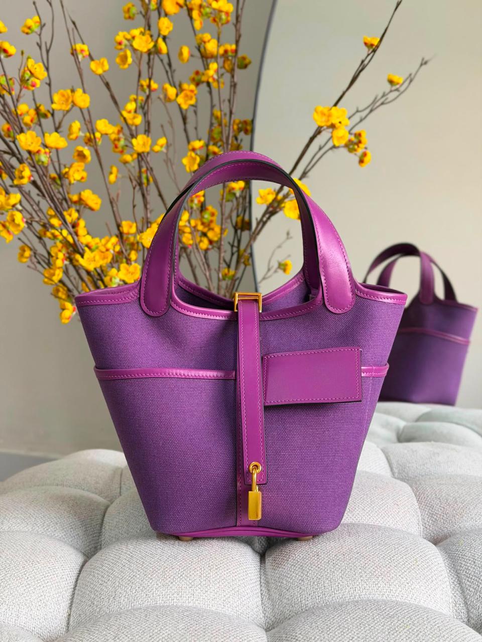 Ladies Herm**s bags