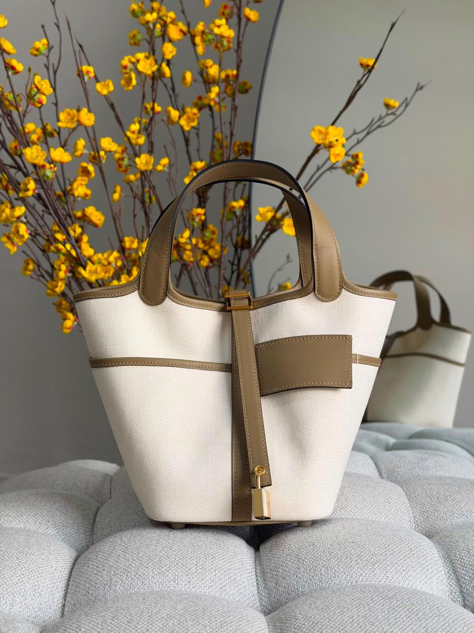 Ladies Herm**s bags