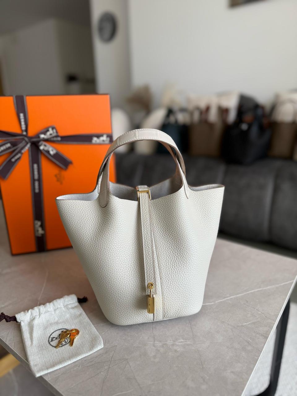 Ladies Herm**s bags