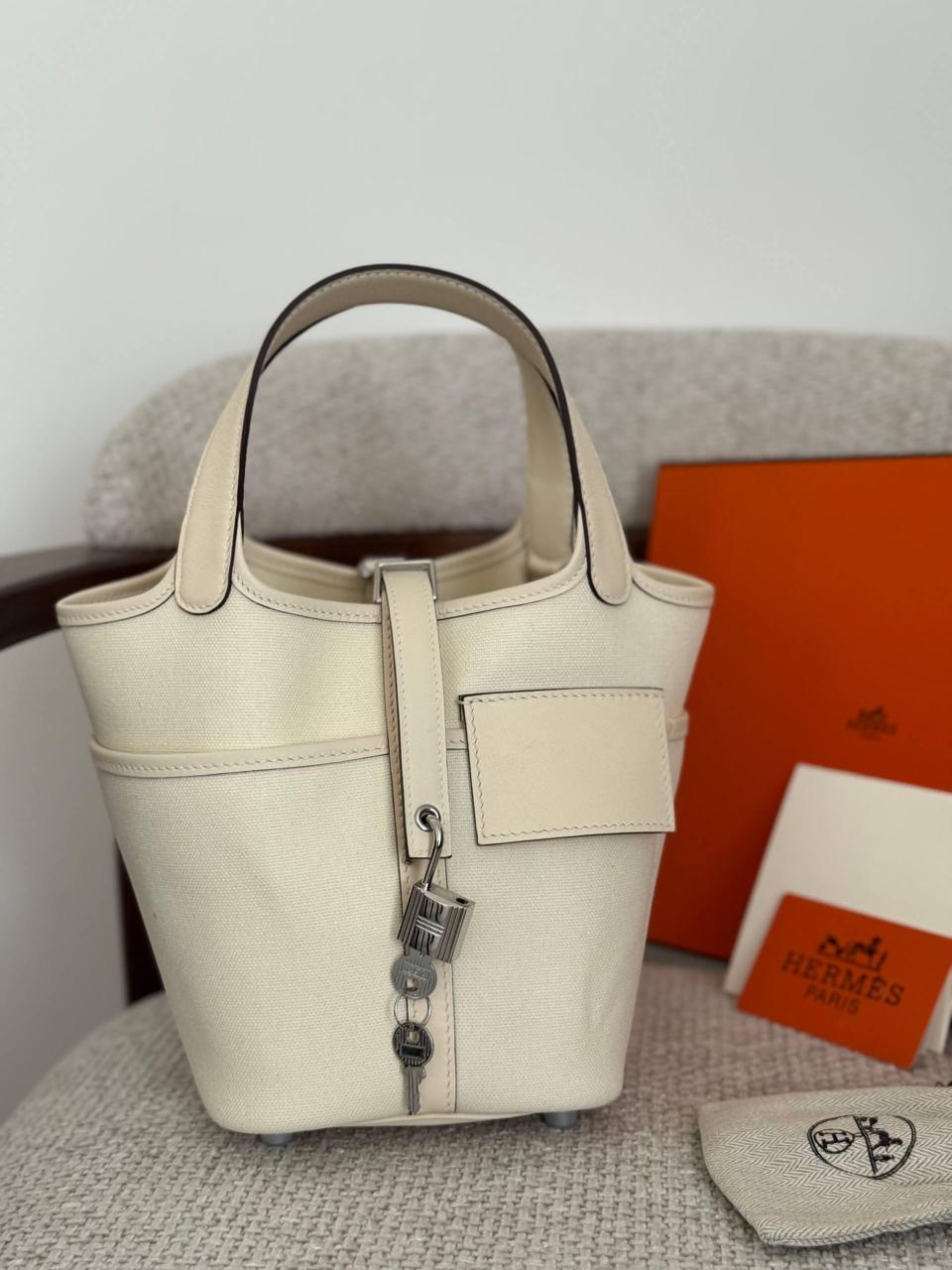 Ladies Herm**s bags