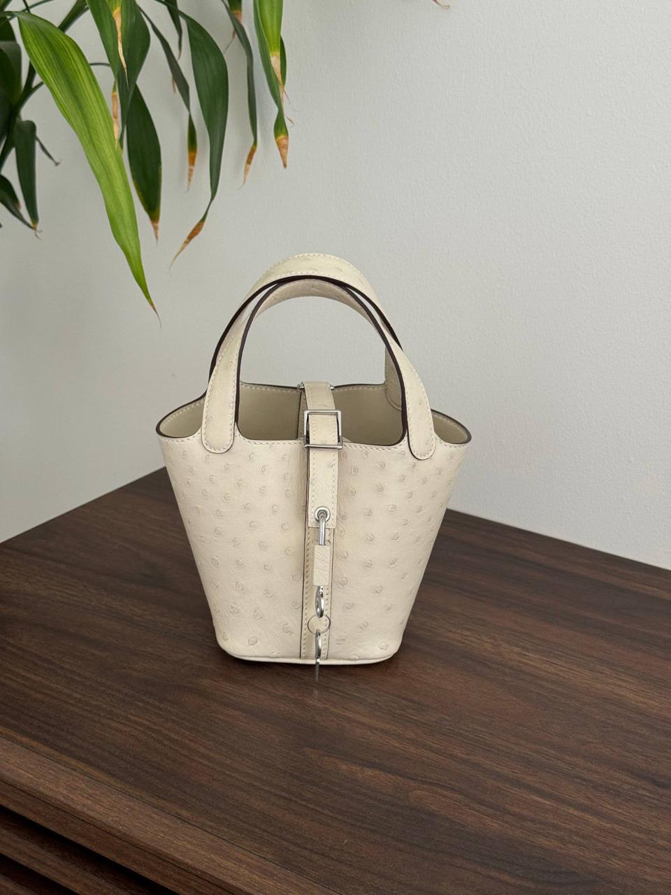 Ladies Herm**s bags