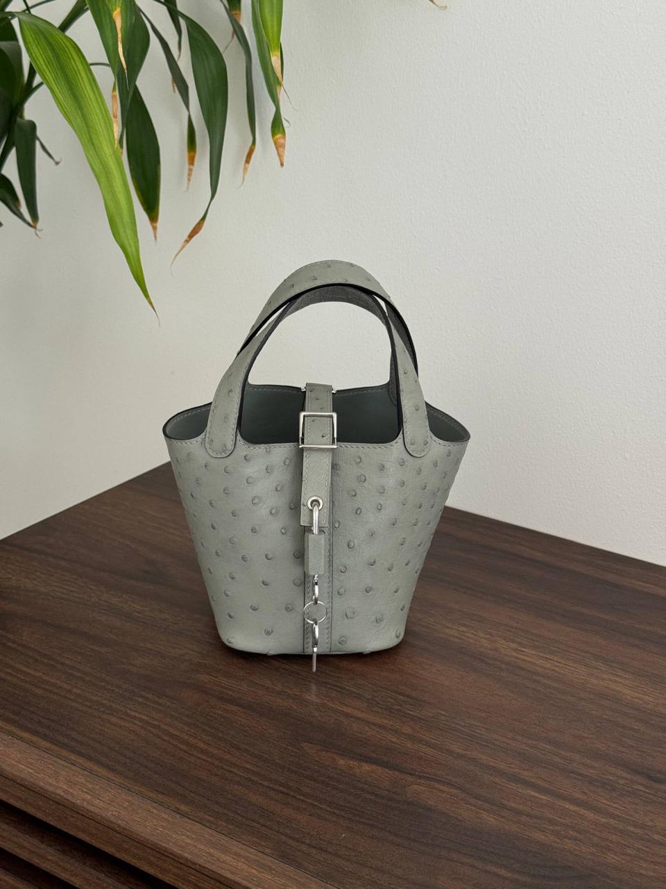 Ladies Herm**s bags