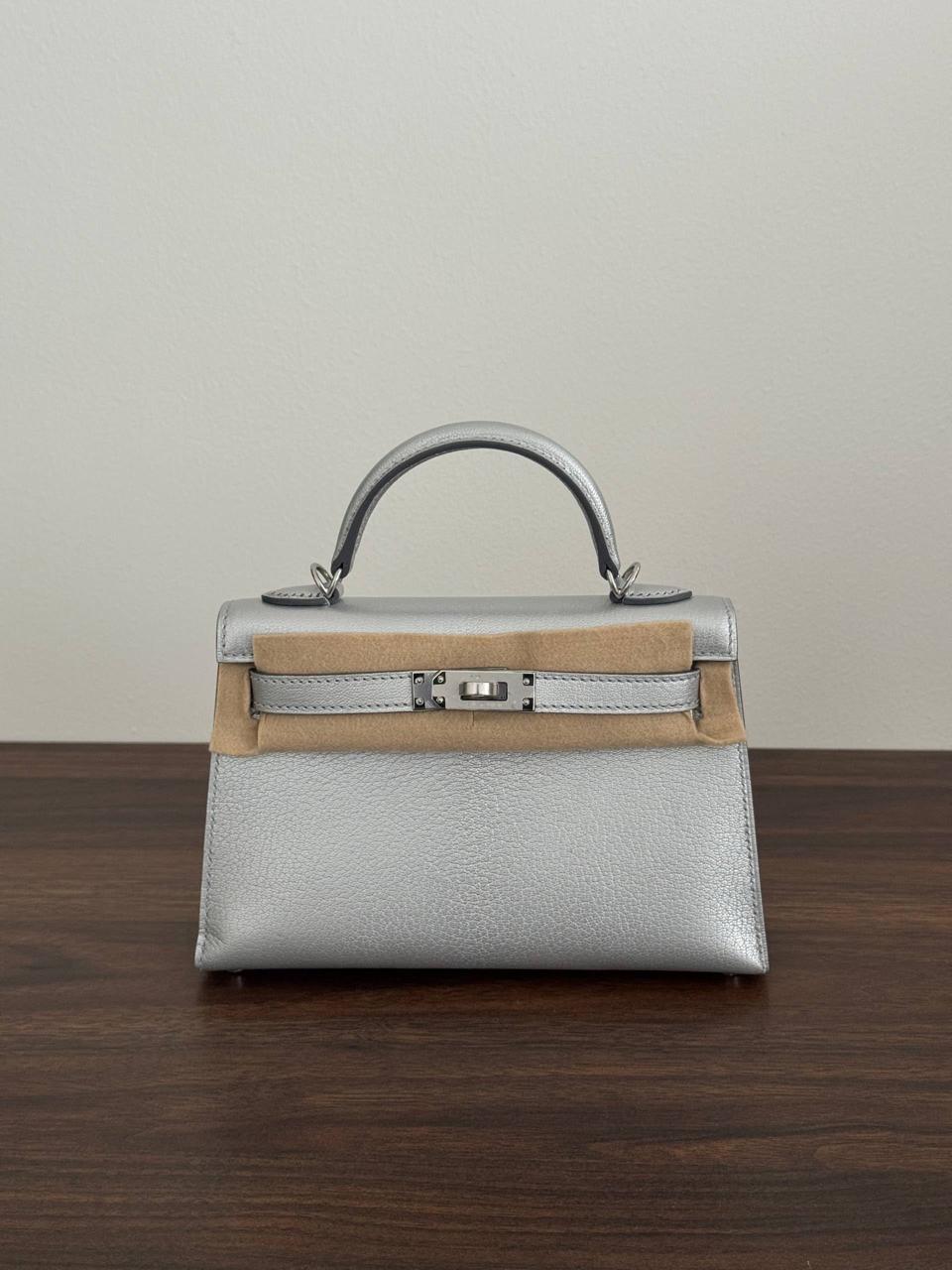 Ladies Herm**s bags