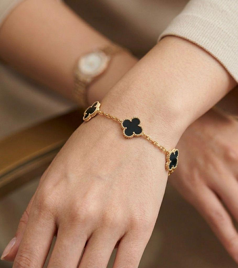 Bracelets & brooches