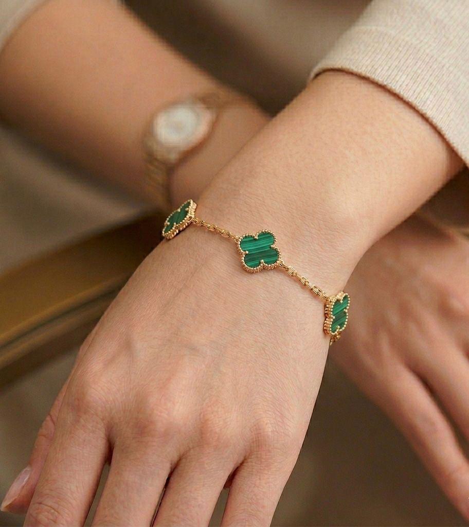 Bracelets & brooches