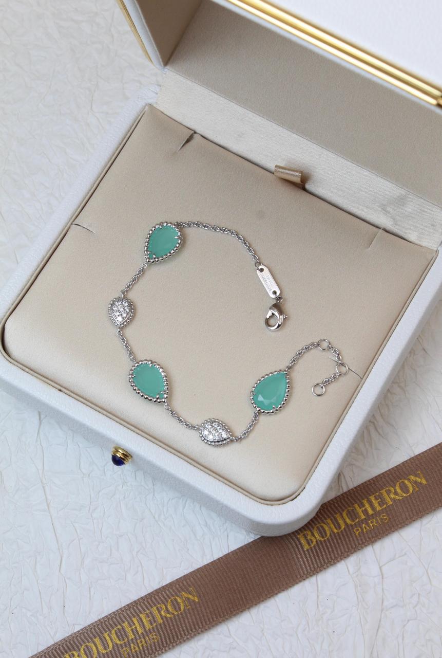 Bracelets & brooches