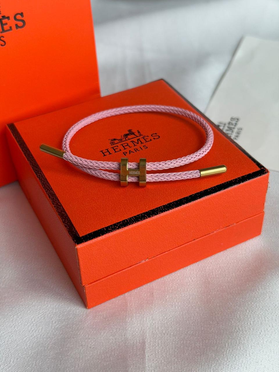 Bracelets & brooches