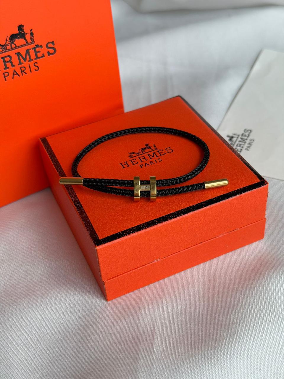 Bracelets & brooches