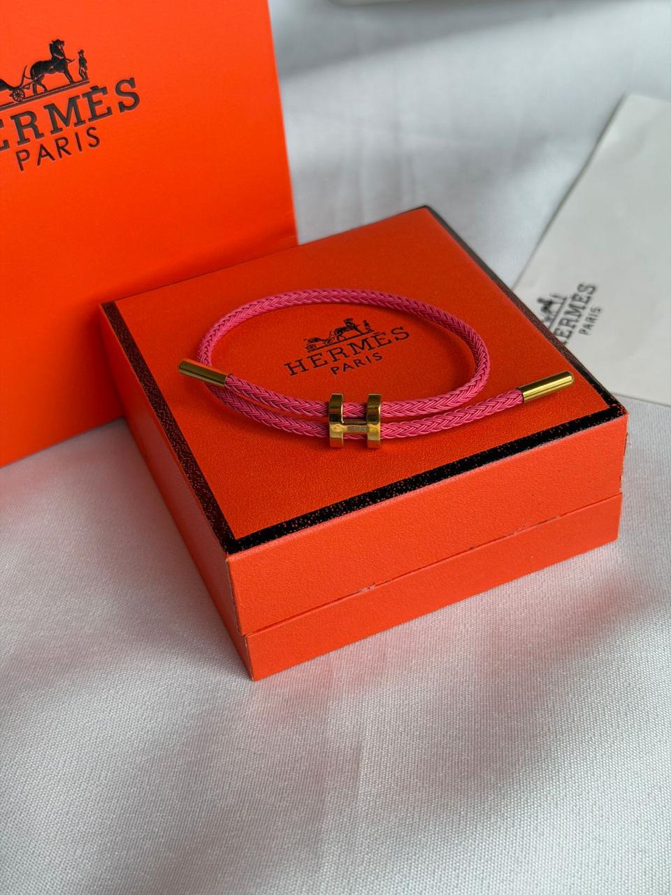 Bracelets & brooches