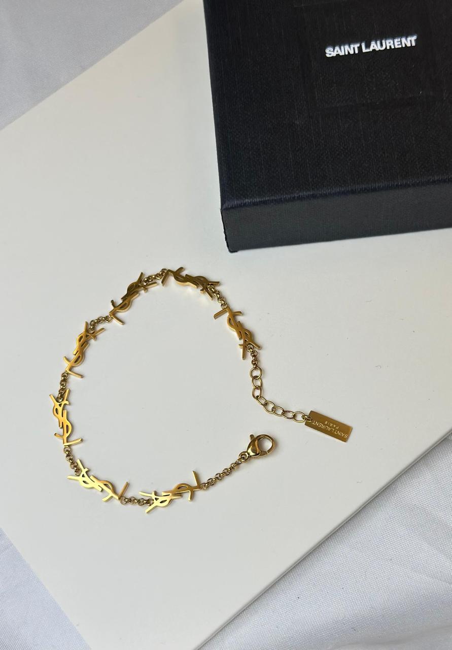 Bracelets & brooches