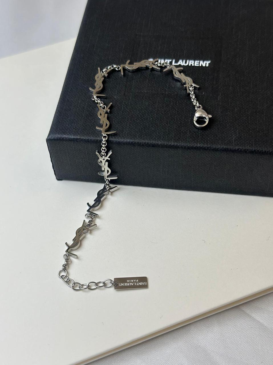 Bracelets & brooches