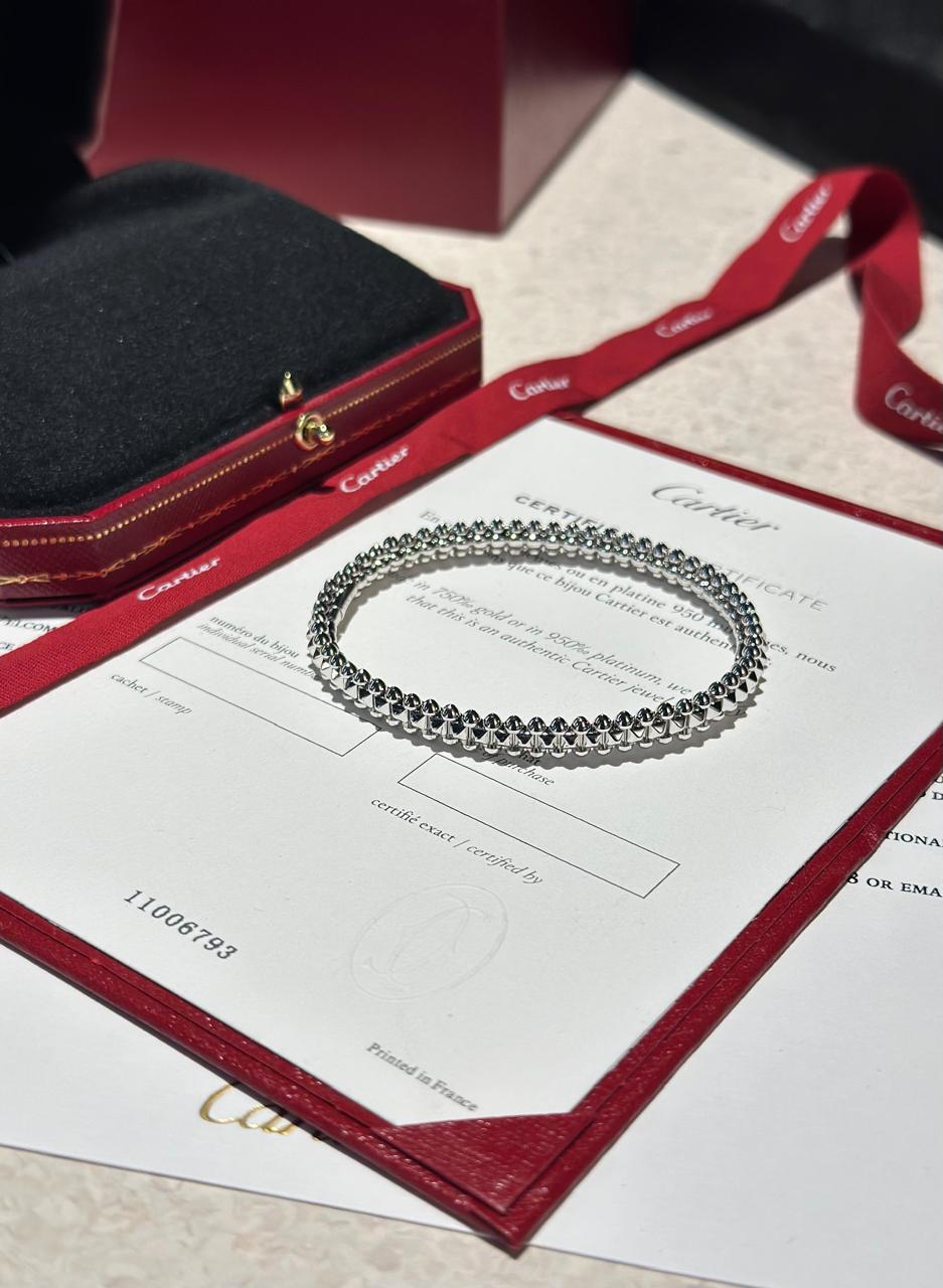 Bracelets & brooches
