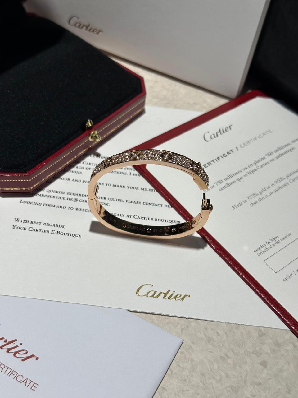 Bracelets & brooches