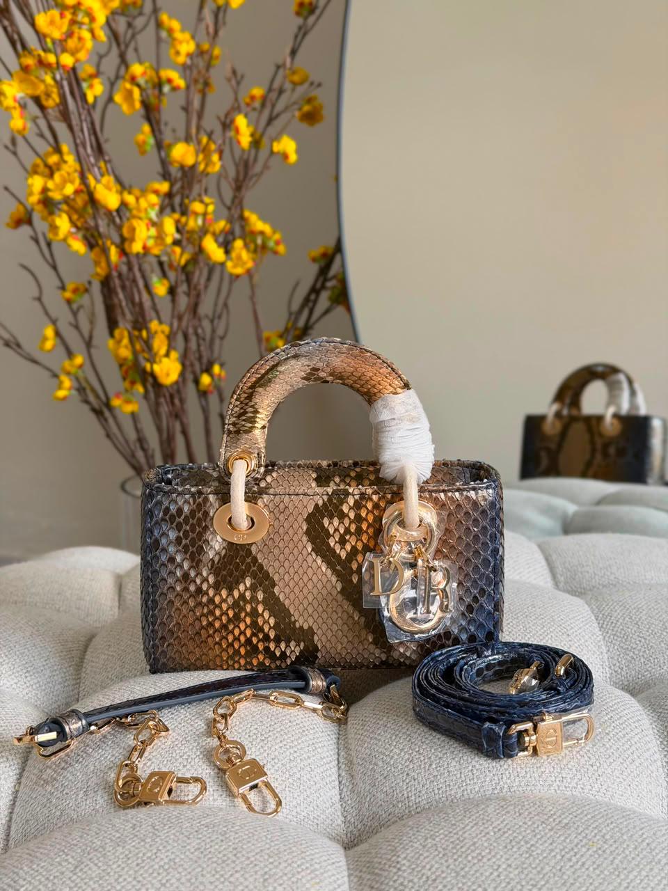 Ladies DI*R bags