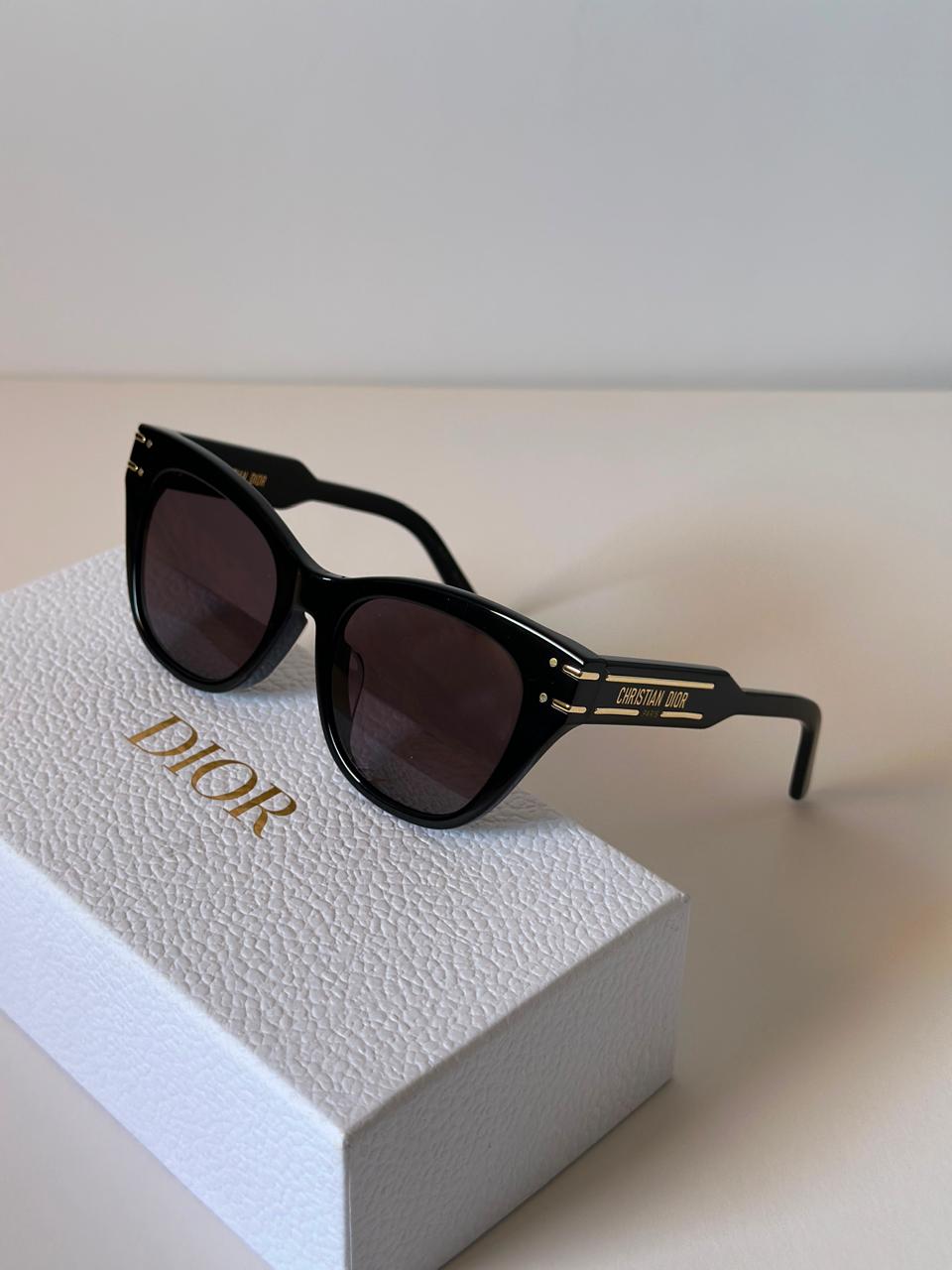 Ladies sunglasses