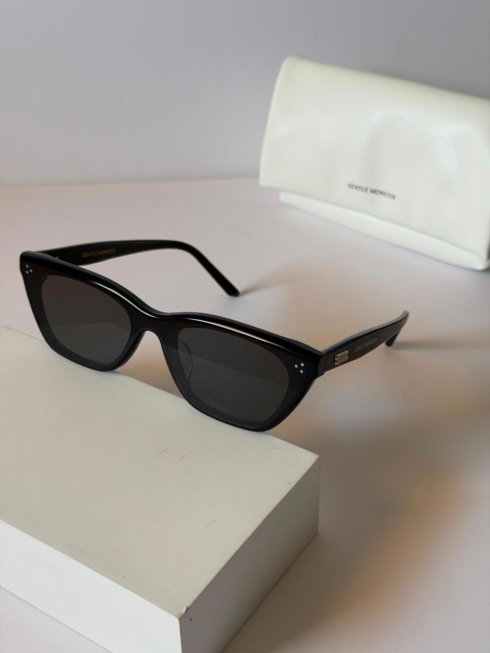 Ladies sunglasses