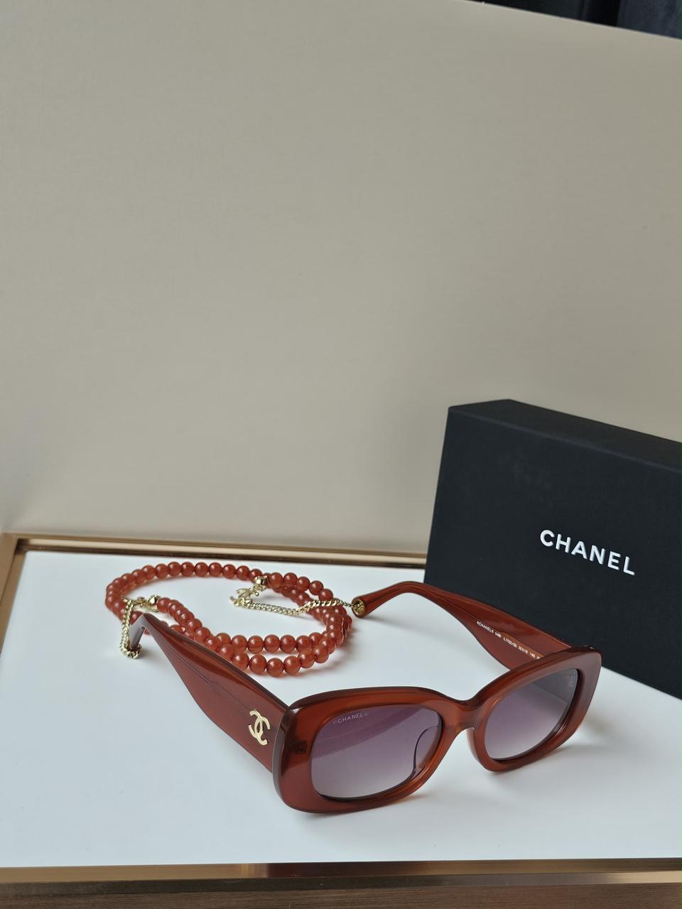 Ladies sunglasses