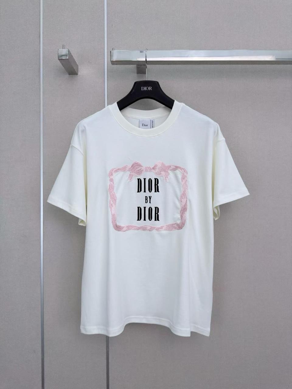 Ladies t-shirts and tops