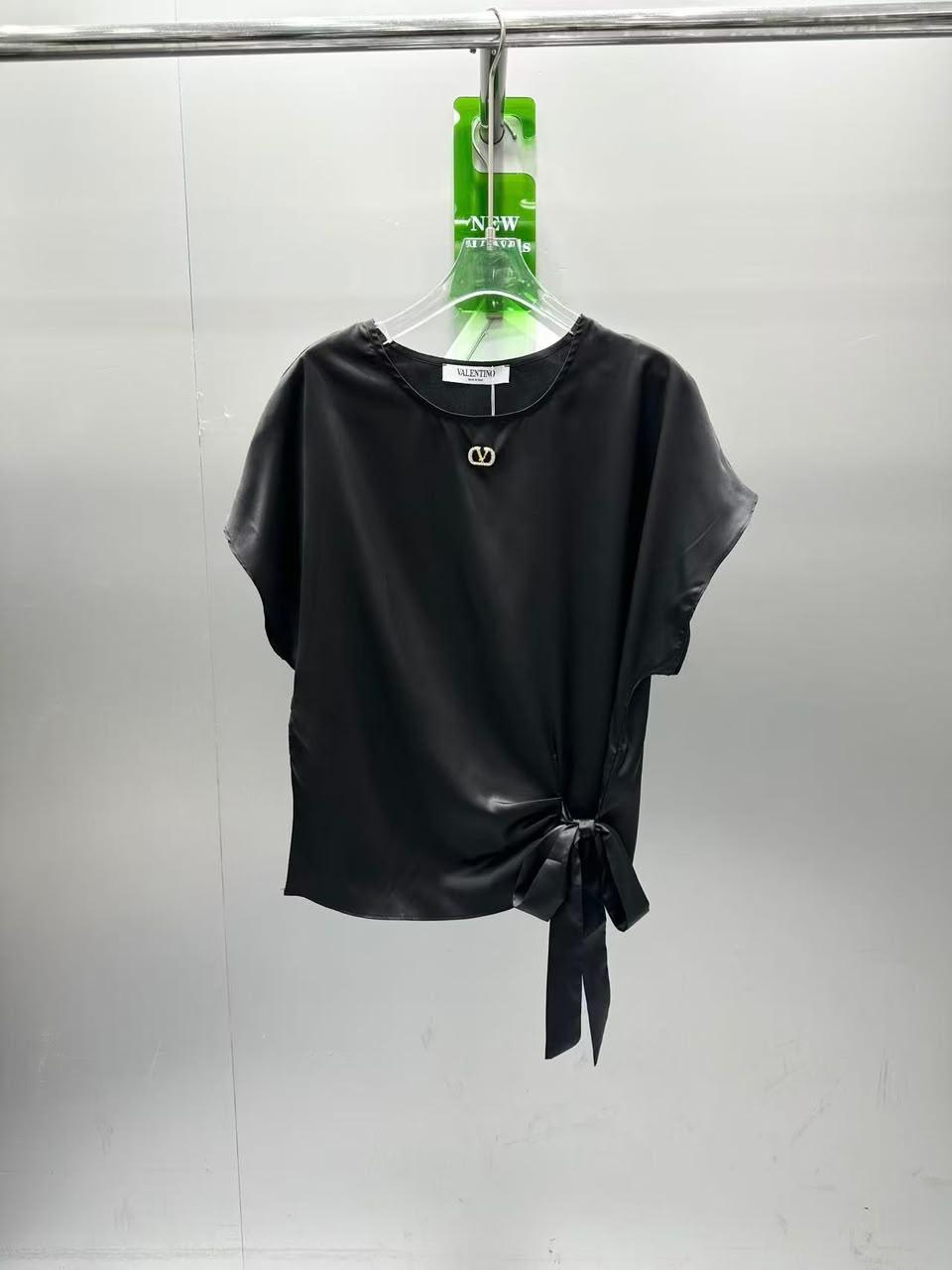Ladies t-shirts and tops