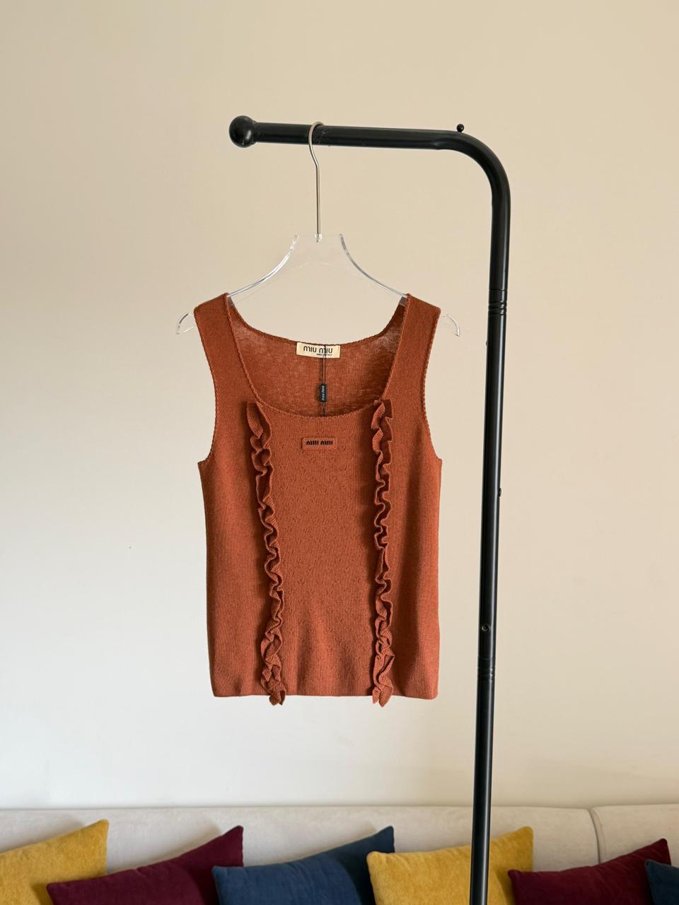 Ladies t-shirts and tops