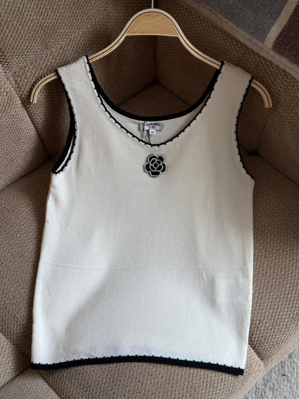Ladies t-shirts and tops