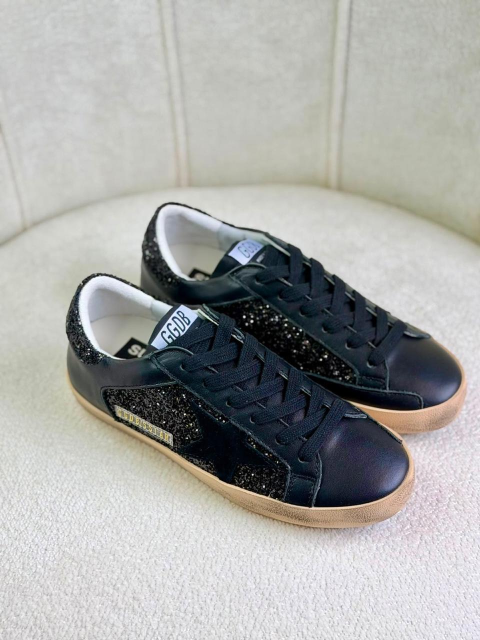 Ladies sneakers