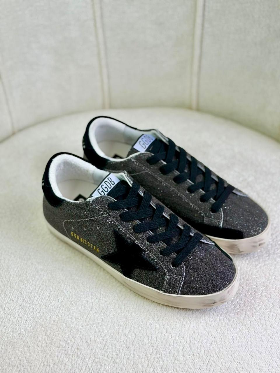 Ladies sneakers