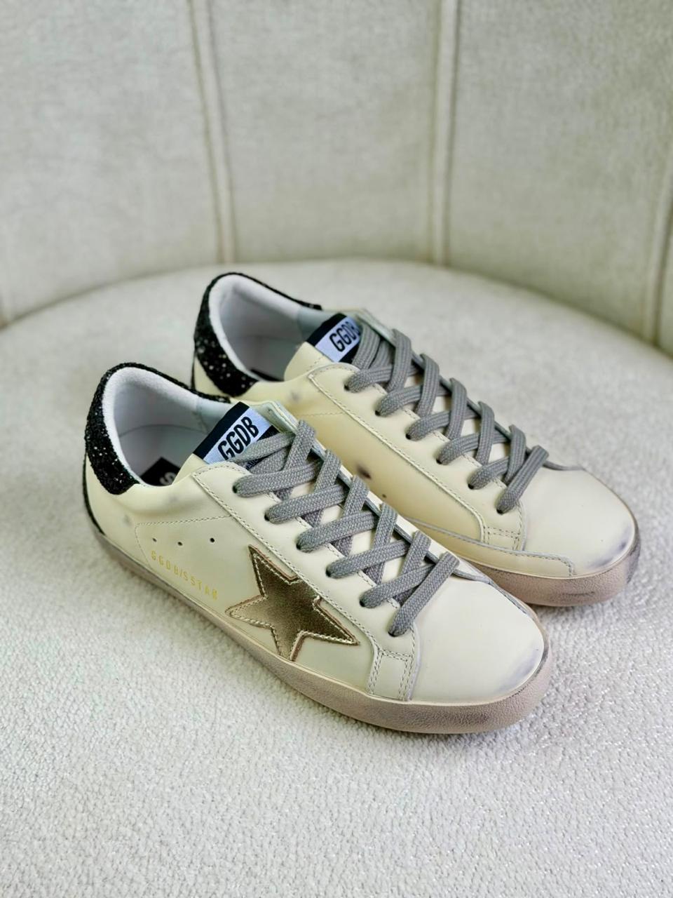 Ladies sneakers