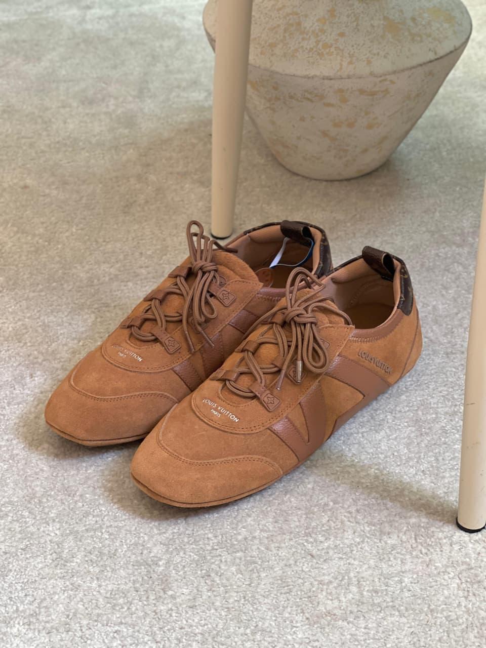 Ladies sneakers
