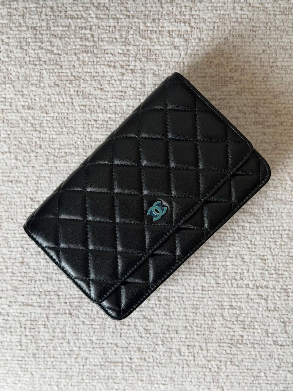 Wallets & card holders