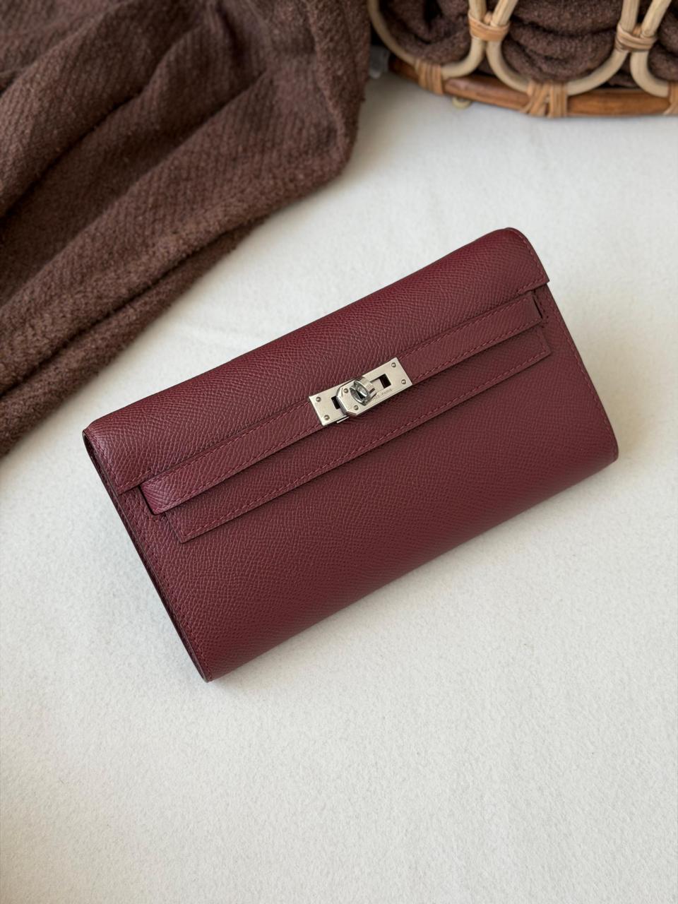 Wallets & card holders