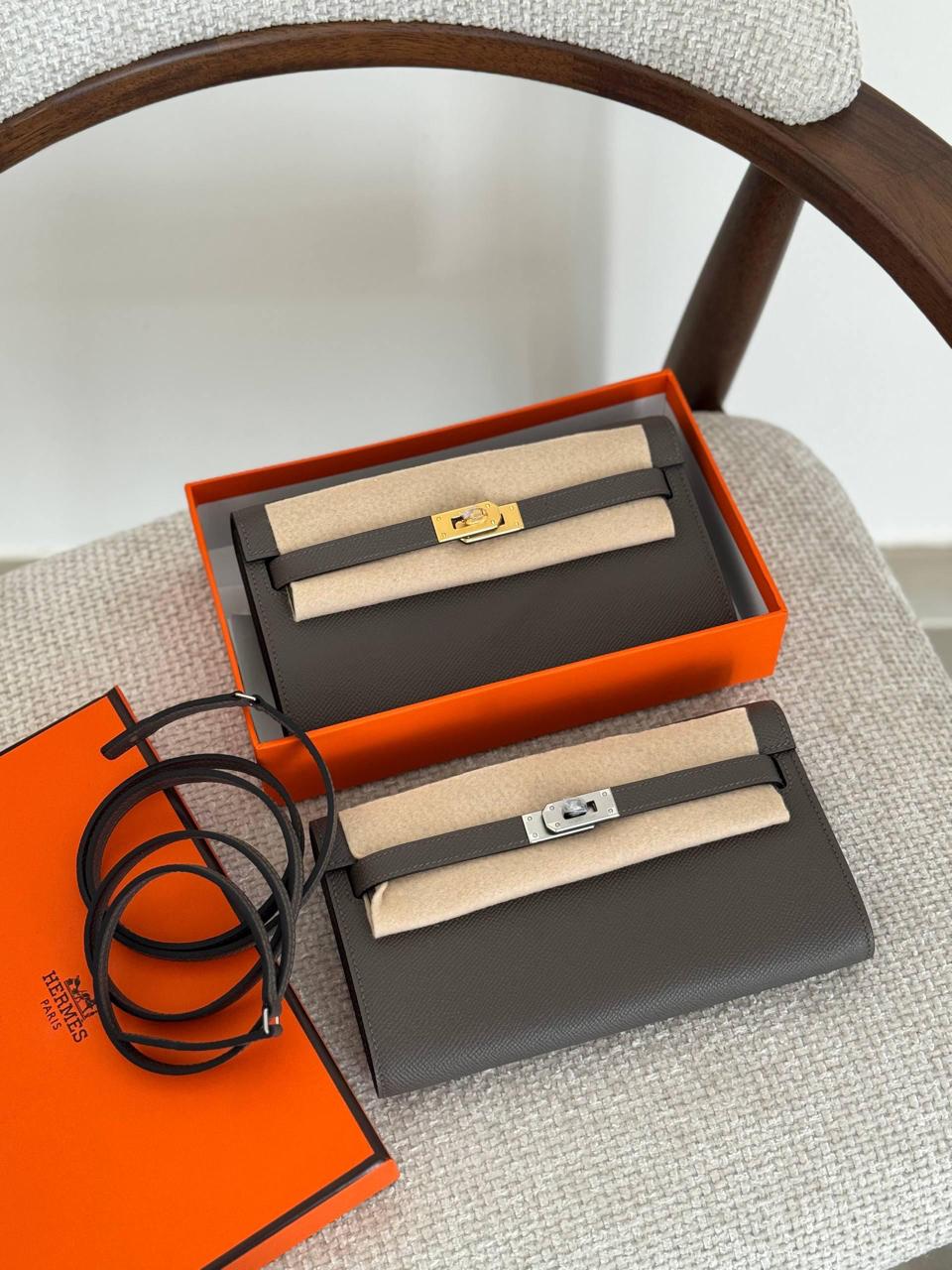 Wallets & card holders