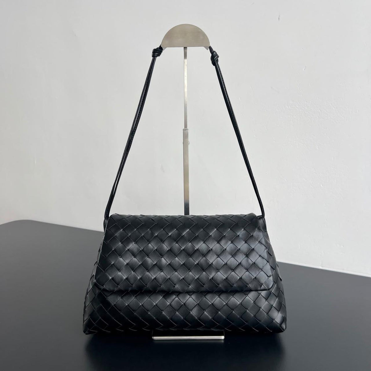 Ladies bo**ega bags