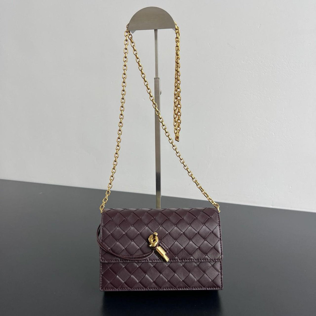Ladies bo**ega bags
