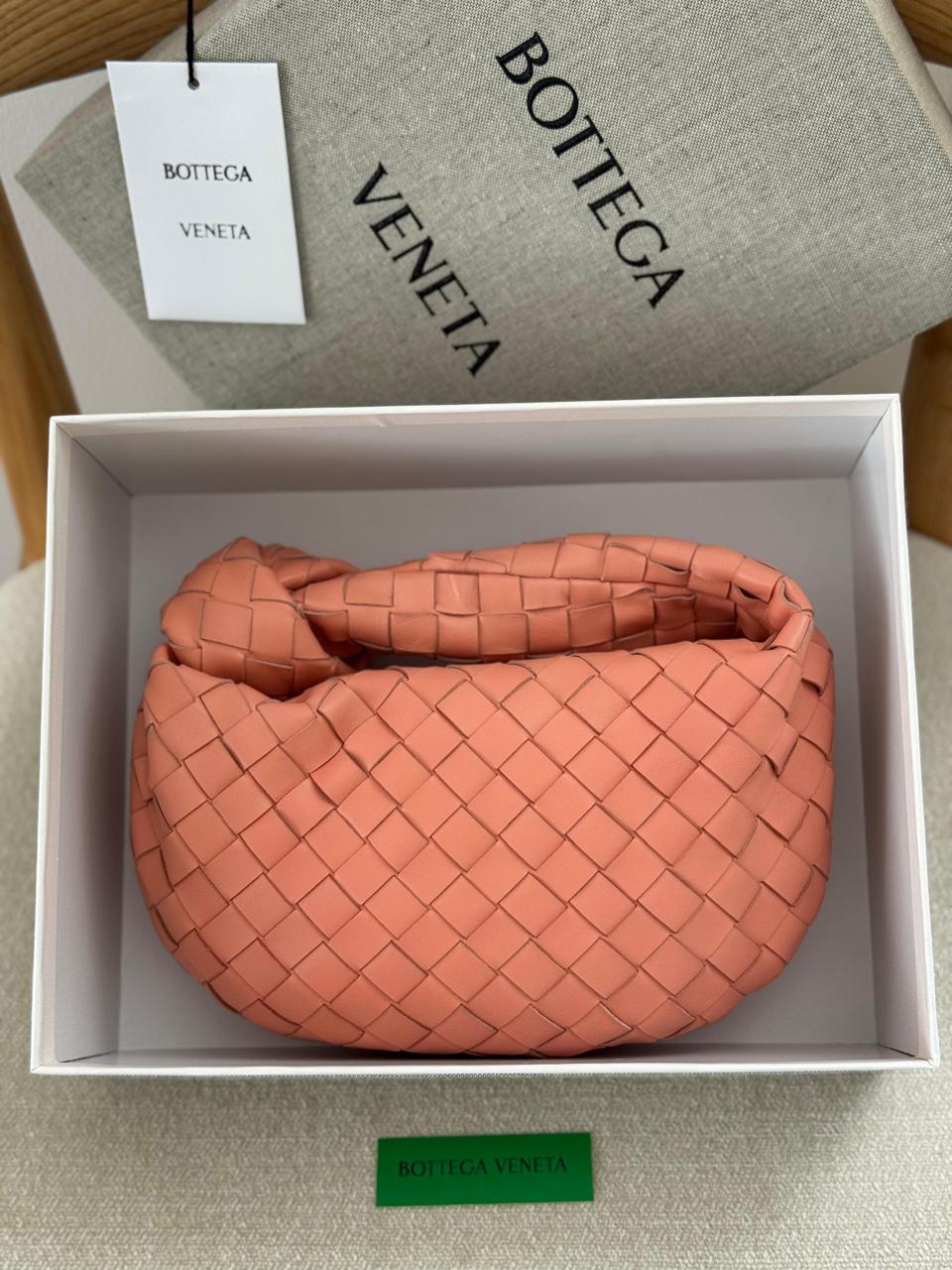 Ladies bo**ega bags