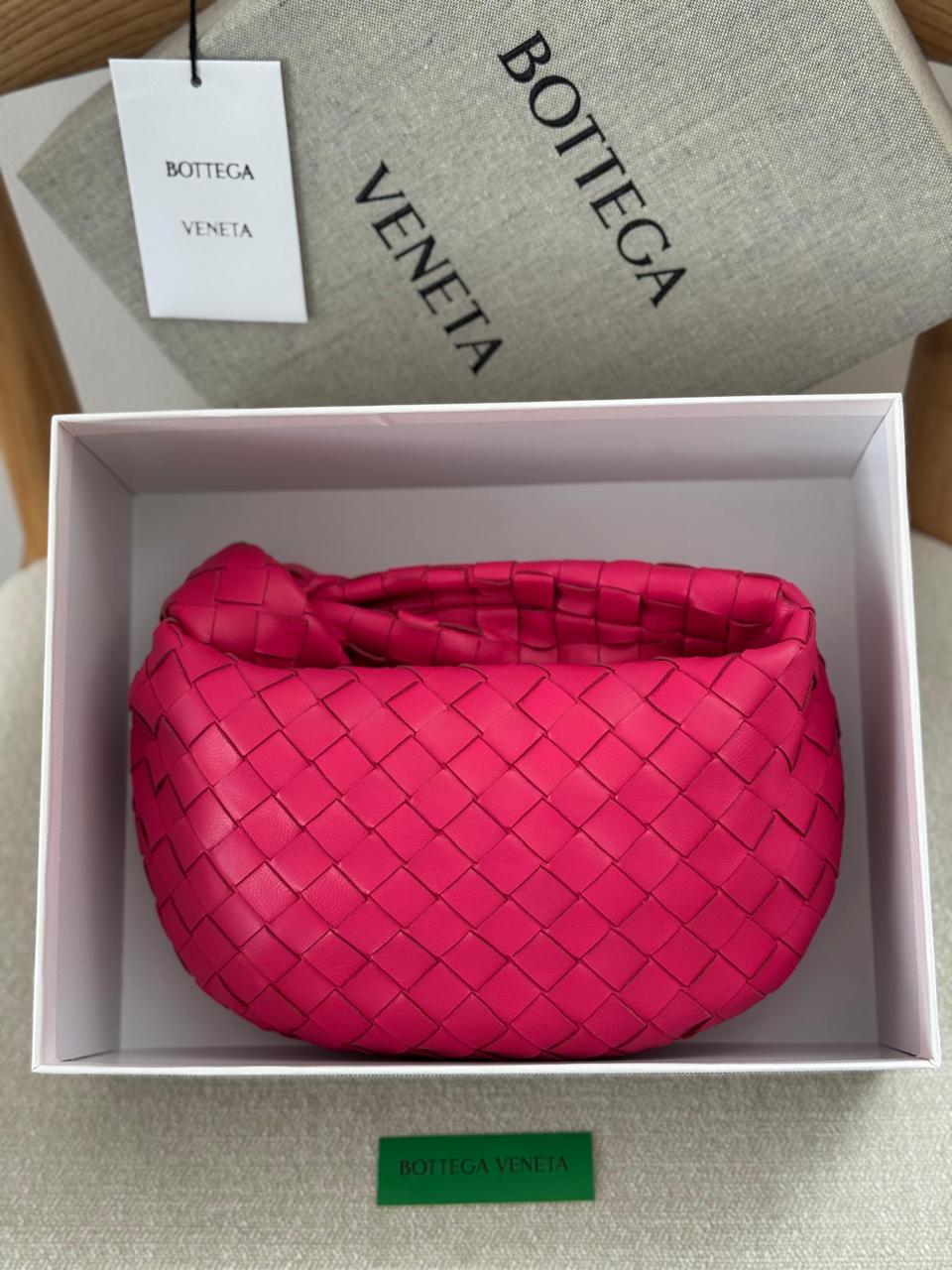 Ladies bo**ega bags