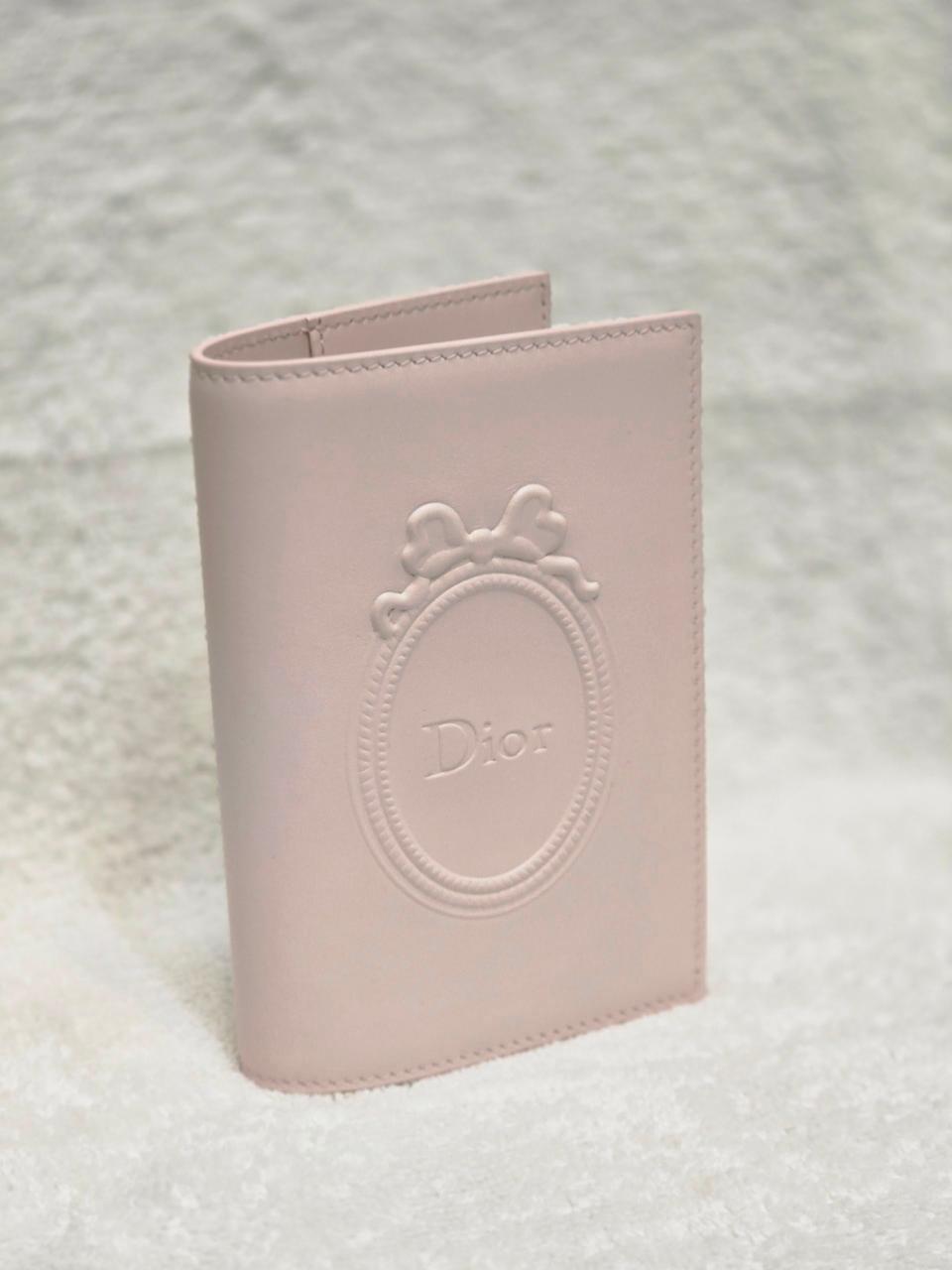 Wallets & card holders