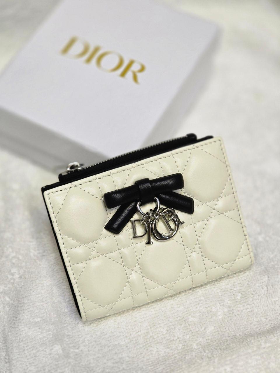 Wallets & card holders