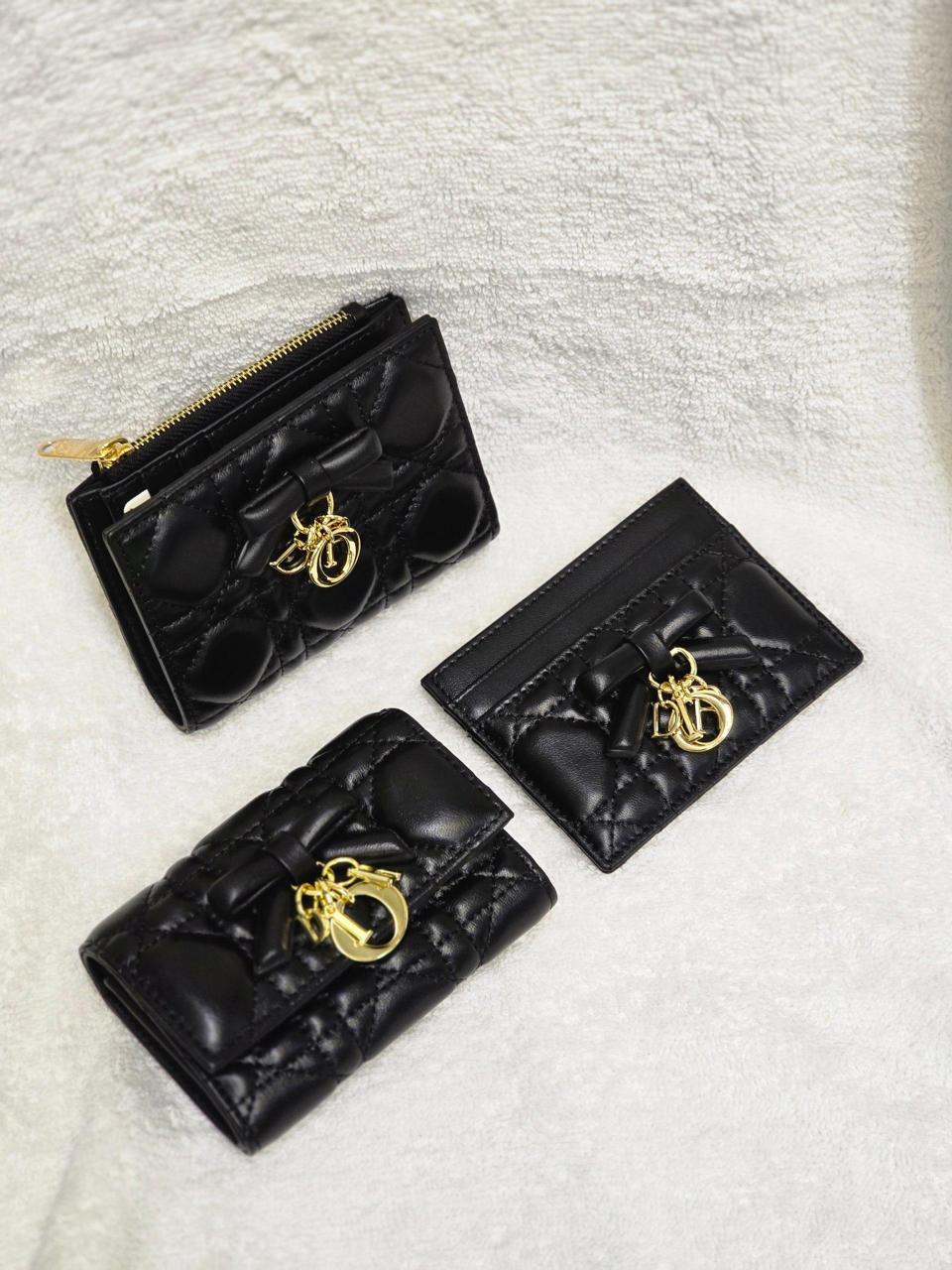 Wallets & card holders