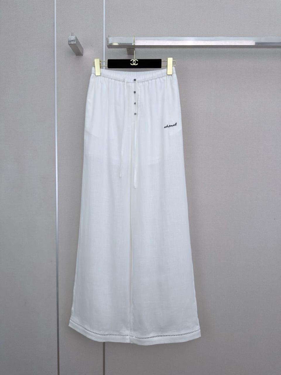 Ladies pants & shorts