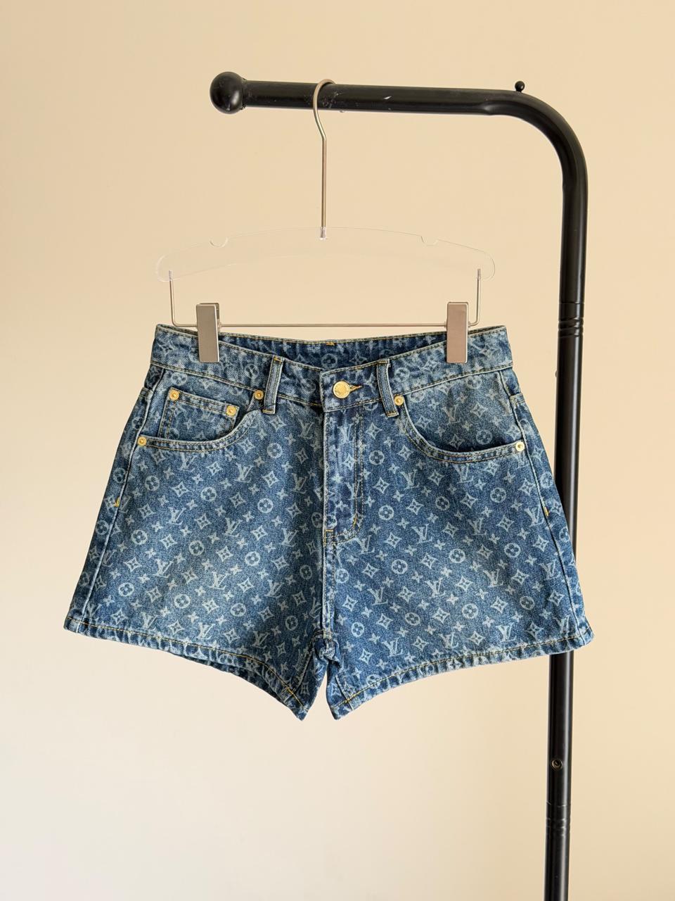 Ladies pants & shorts