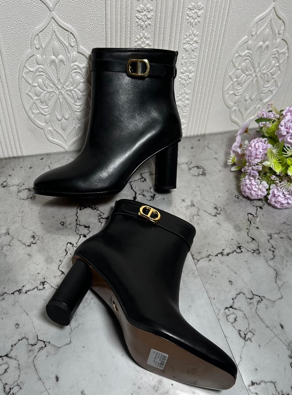 Ladies boots