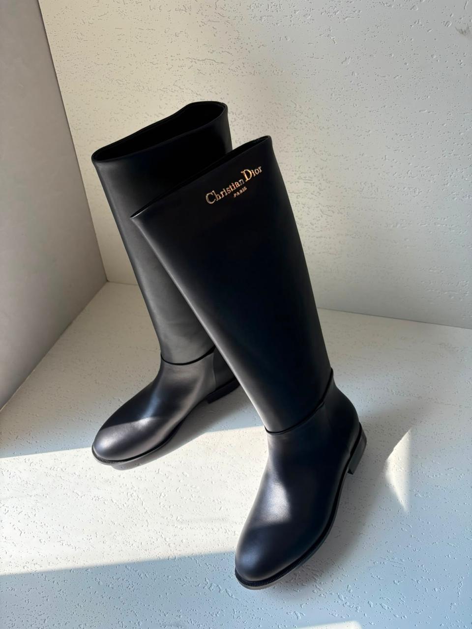 Ladies boots