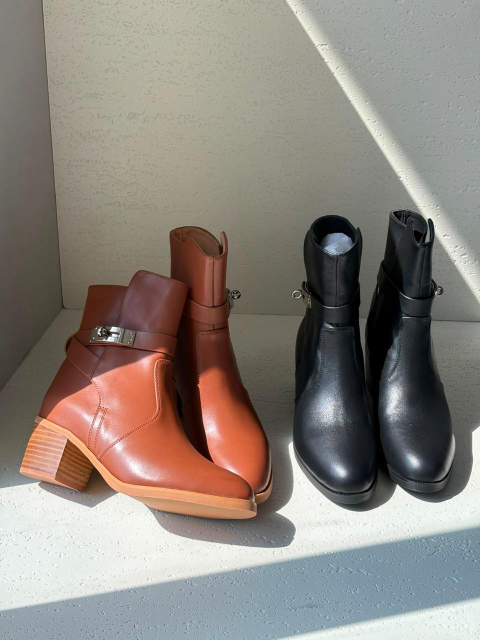 Ladies boots