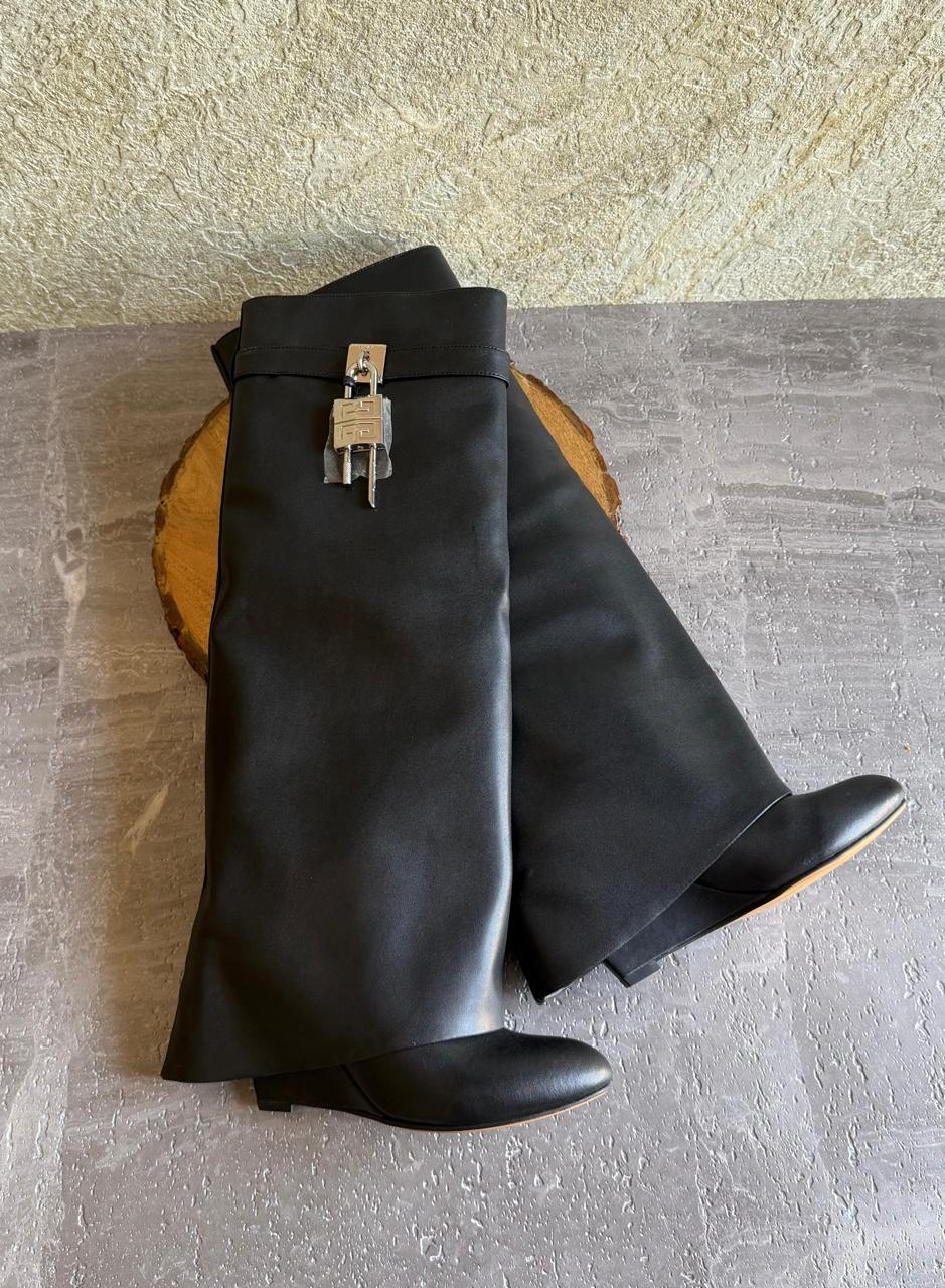 Ladies boots