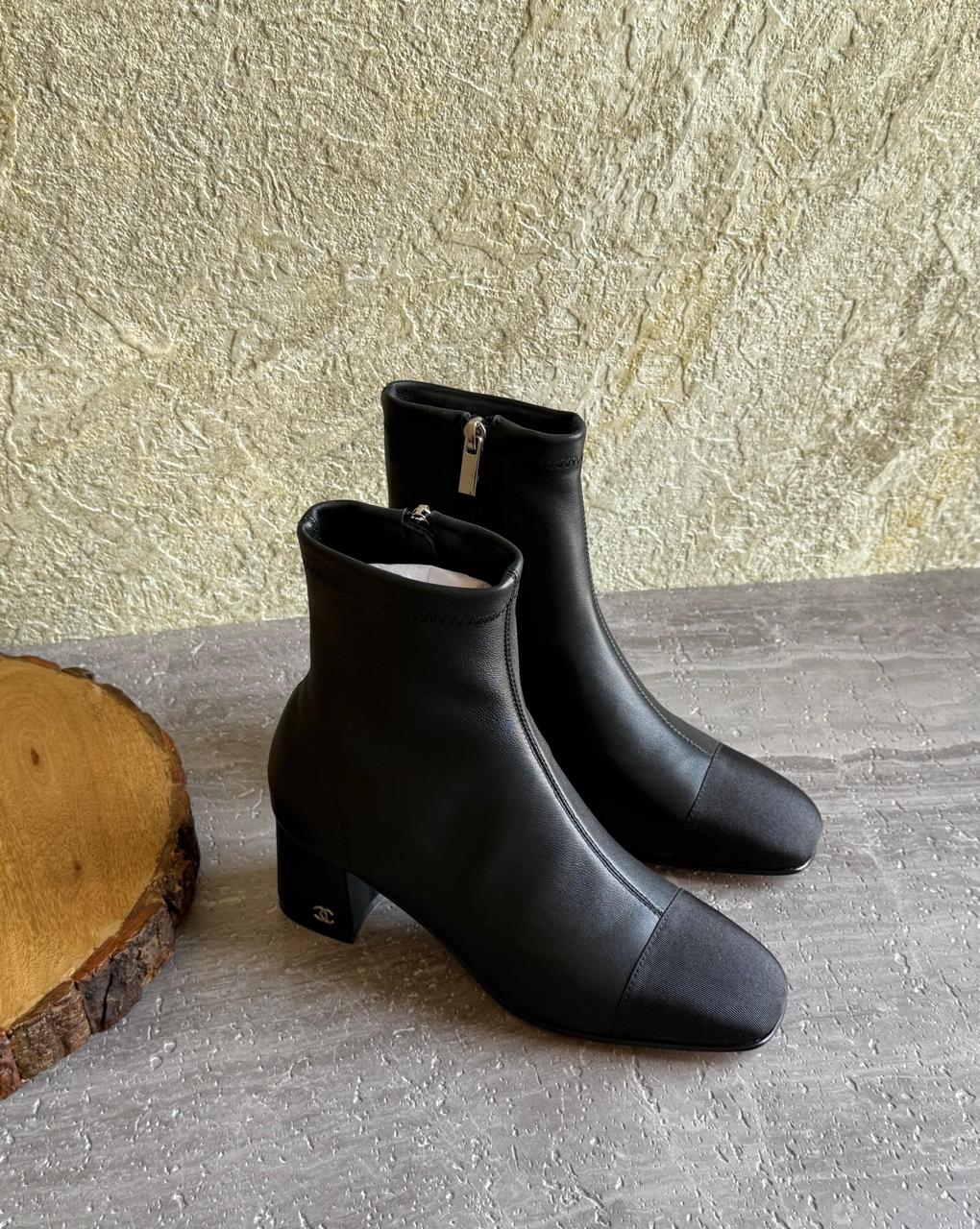 Ladies boots