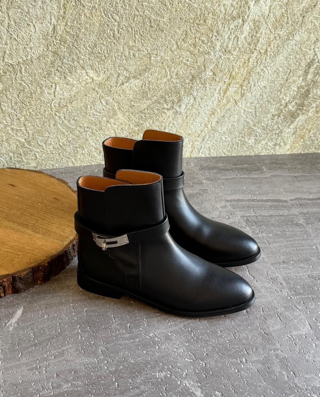 Ladies boots